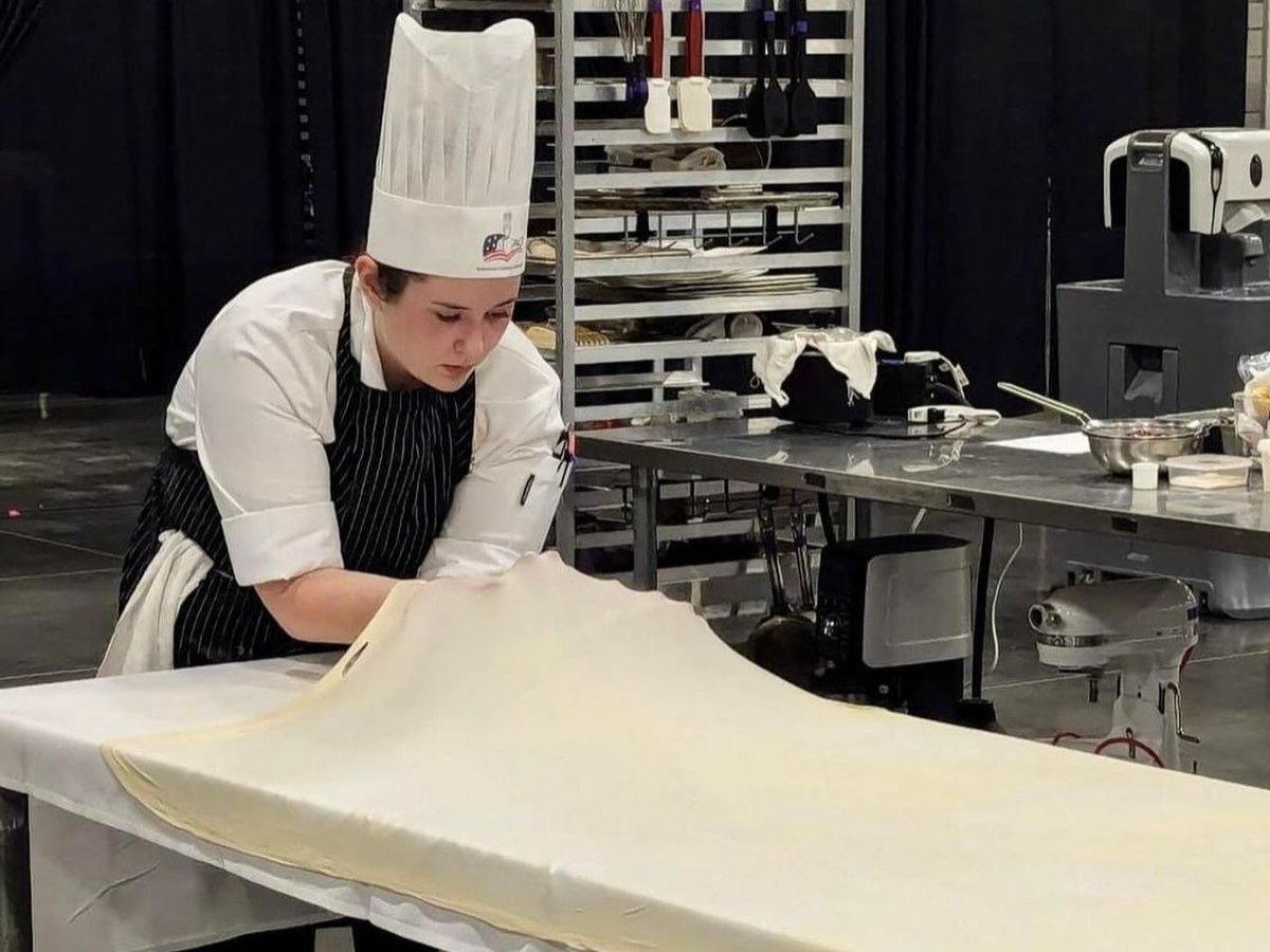 schoolcraftnow's tweet photo. 🎉 We are excited to share that Allison White won the American Culinary Federation’s 2024 National Student Pastry Chef of the Year! 🍰✨ We’re incredibly proud of you, Allison! 👏 Read more here: https://t.co/uMi2OH6hkZ #CulinaryArts #PastryChef #ACF #StudentSuccess https://t.co/sMM5mD1pPz