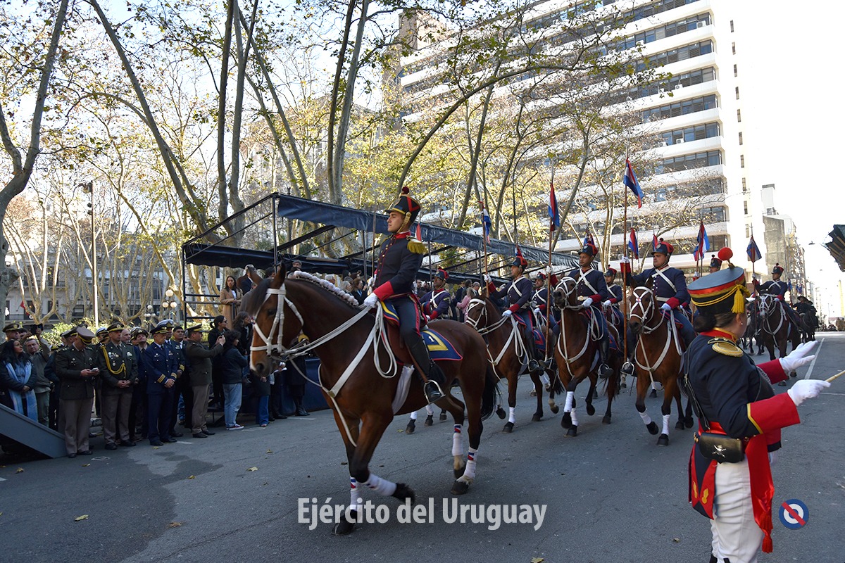 [Imagen: GSydkPRXwAESYDd?format=jpg&name=medium]