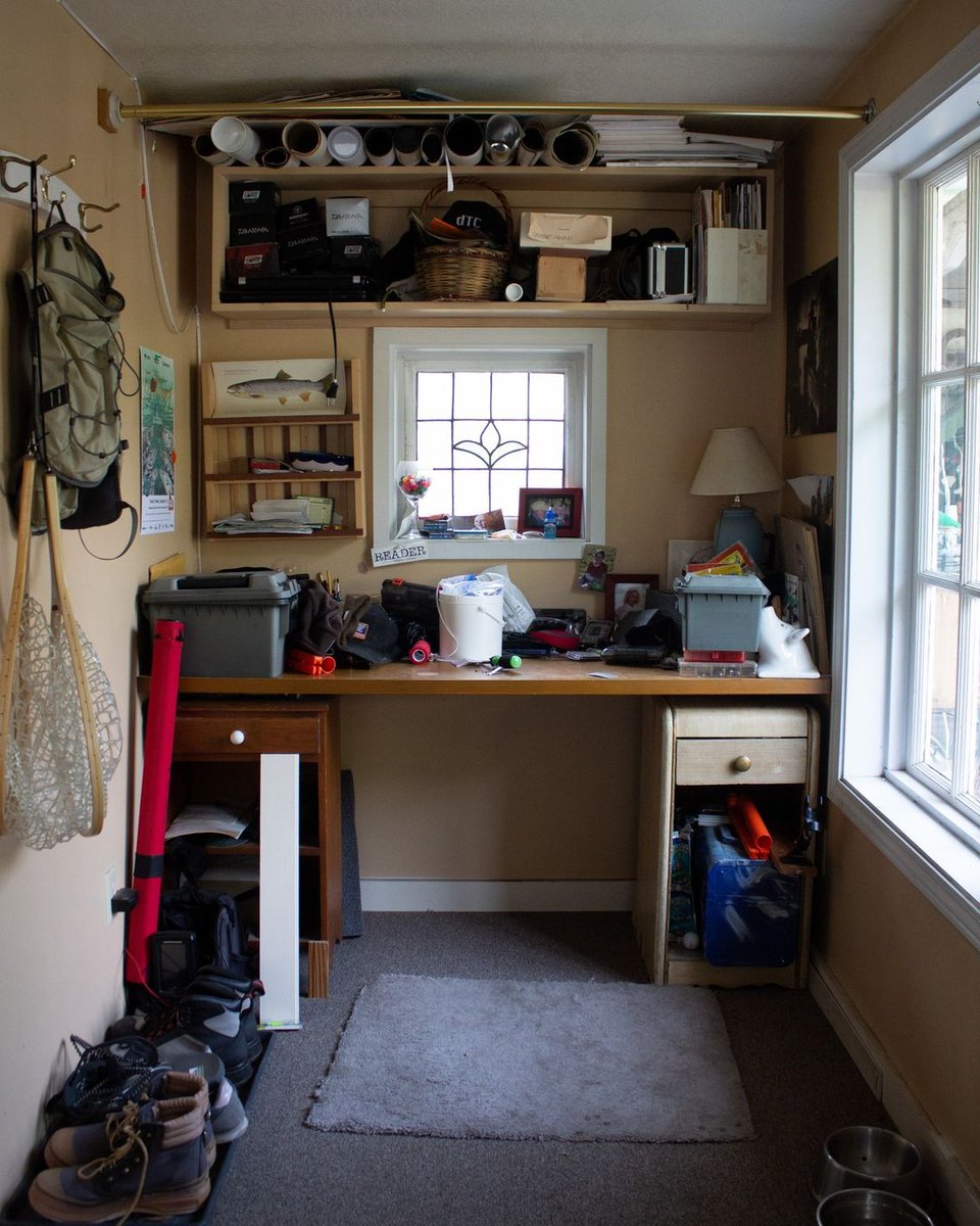 What's your favorite thing about this amazing makeover from annikamarieee(inst) featuring Redend Point SW 9081? 🎨✨

Looks very inspiring! 🌟  

#hkbeforeafter #beforeafter #paint #PaintYourSpace #decor  #design