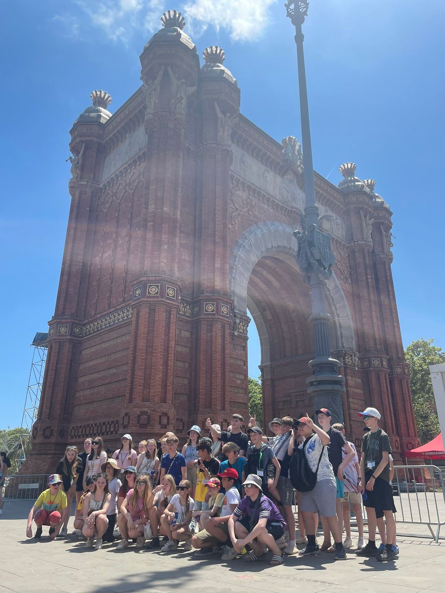 AhsBarcelona's tweet photo. @AHSParisTrip our L’arc de triomf is better than your L’arc de triomphe ☺️ https://t.co/RwiI6mwIJN