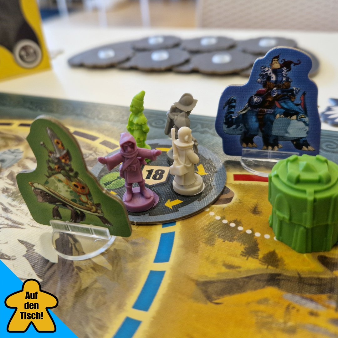 aufdentisch1's tweet photo. Gestern kam beim Brettspielclub Stuttgart West das gute, alte #LordsOfXidit auf den Tisch. Als Adlige/r ziehen wir hier durch die Lande, sammeln Truppen und lassen diese allerlei Monster bekämpfen. [1/3]

#aufdentisch #brettspiele #brettspiel #boardgames @Libellud https://t.co/CP7u42srlC