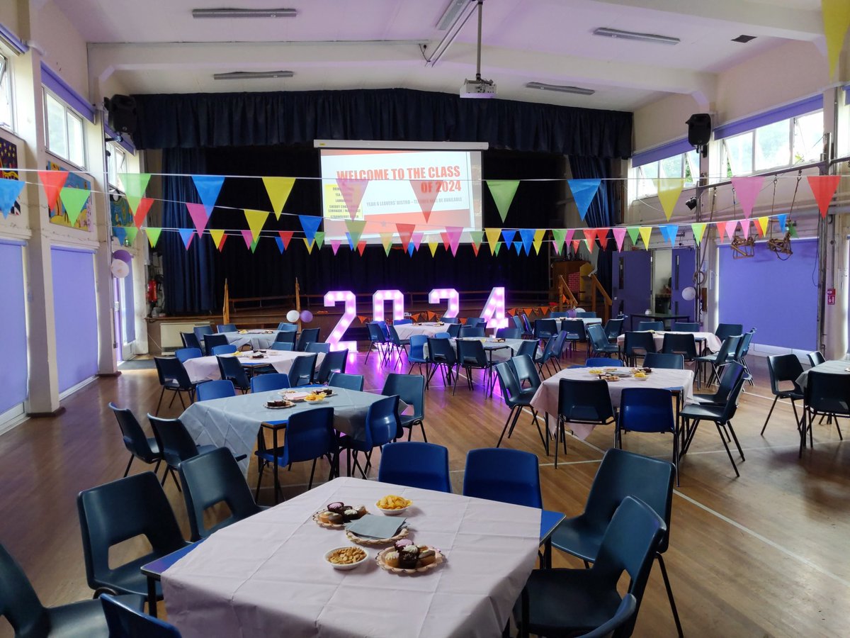 Disco magically transformed into a bistro to welcome the parents