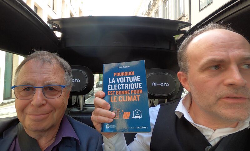 A la recherche d'une bonne lecture pour l'été?
Alors lisez "Pourquoi la voiture électrique est bonne pour le climat" (Ed.Les petits malins) par <a href="/CPhilibert/">CHARLOTTE PHILIBERT</a>; chercheur à l'IEA. Préface de <a href="/Gemenne/">François Gemenne</a>  
Un sujet d'actualité traité avec sérieux, et qui nous concerne tous
Bel été!😎

📷