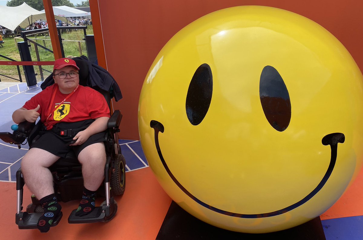 team_mcclean's tweet photo. If you see someone without a smile give them one of your’s, because sometimes a simple smile can change someone’s whole day 😁 

#duchennesucks #makingeverymomentmatter #timeisvaluable https://t.co/n5yAzB3SlY