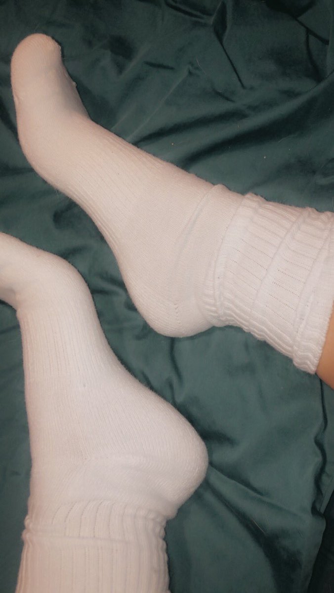 lunajohnson022's tweet photo. @OnlyFans 
Who wants to play? #beautifulfeet #bigfeetcontent #TheBoys #ASMR https://t.co/nUxk8QsR37