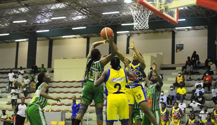 opaisonline's tweet photo. Desporto
Haverá finalíssima entre "locomotivas" e "canarinhos" no básquete da capital
https://t.co/yaiDAr2fpv
#tacamaputojogabets #ferroviariodemaputo #costadosol #basquetebolfemeninoemasculino #opaisonline #opais #gruposoico https://t.co/BvbTbh625G