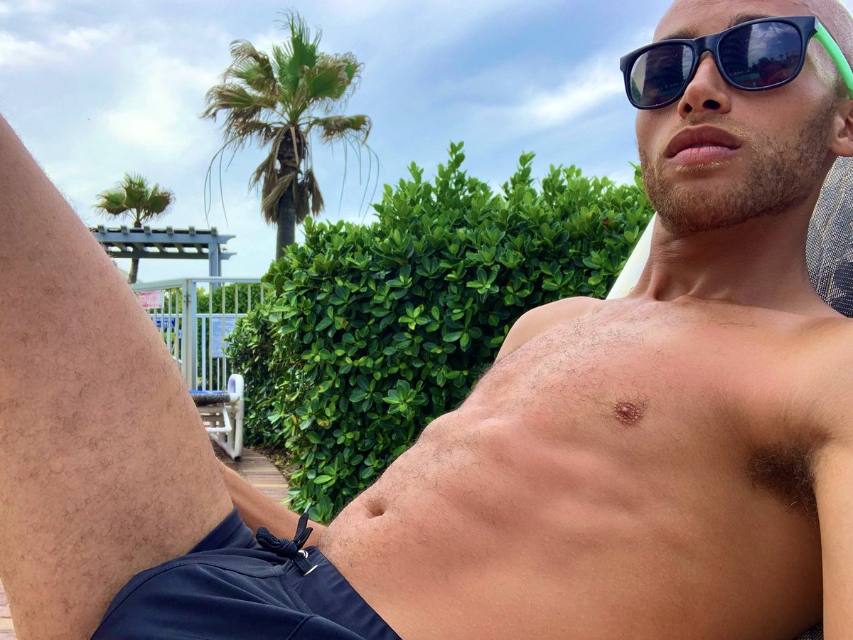 🎈DⱯMIAИOBЯIEN tweet media