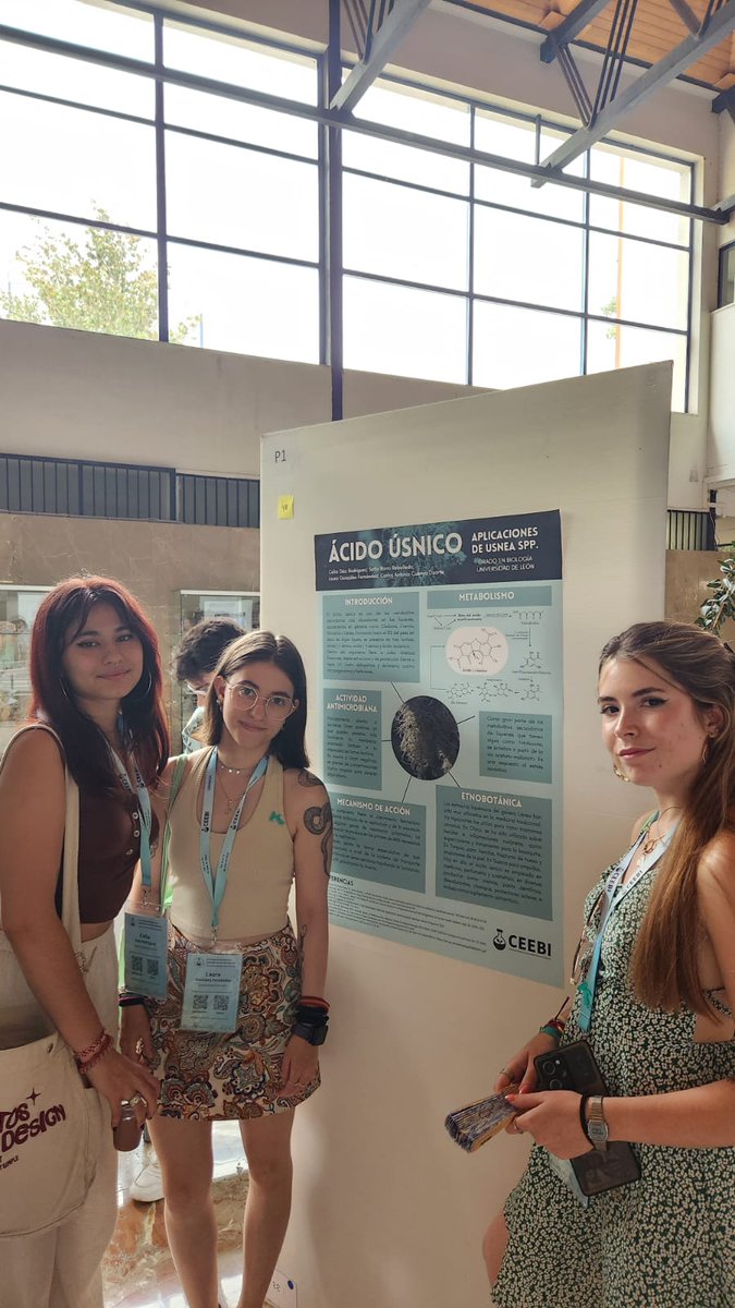 sofiabarroo_'s tweet photo. mira mamá hemos presentado un póster en mi primer congreso :)
@BiocienciasGRX 
#CEEBI https://t.co/AgEtT8BMbc