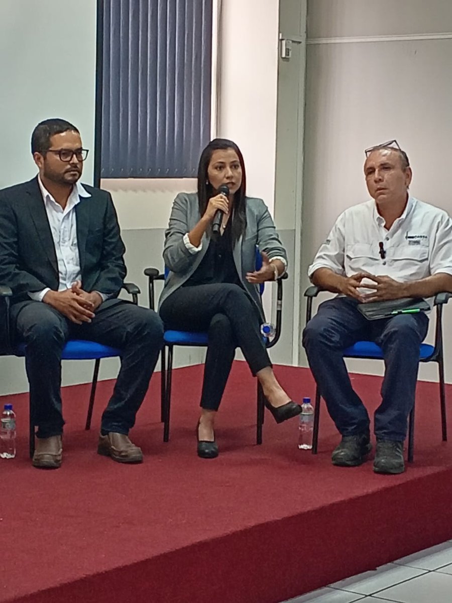 ProlecheES's tweet photo. ¡Agradecemos y reconfirmamos nuestro apoyo a la academia por estos espacios.
 #UES  ✉️ 🇸🇻🤝🏻
@UESoficial https://t.co/lYz4DTRlq5