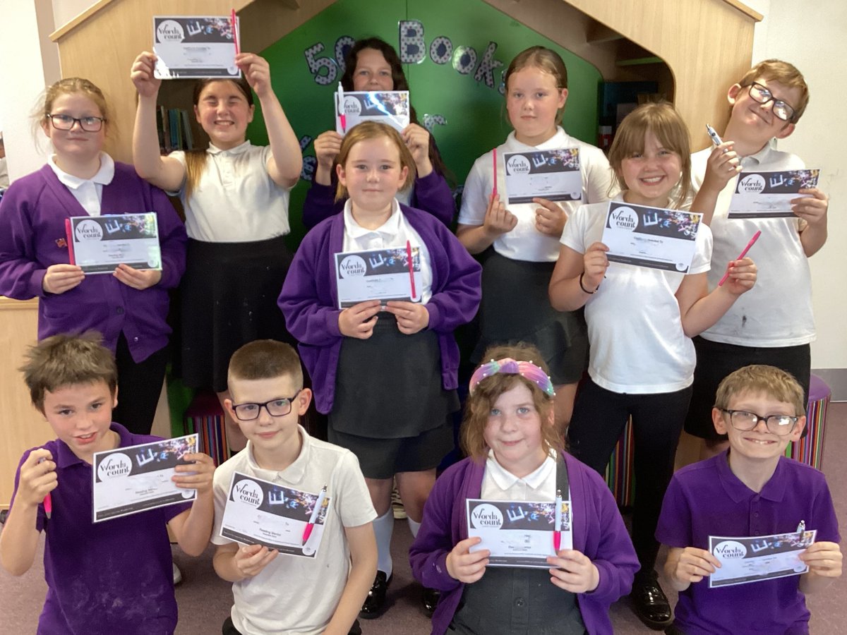 oasis_parkwood's tweet photo. These are our Reading Champions. They have been supporting younger children with their reading. They have done an amazing job.
@StTipler https://t.co/iOiTJM1im4