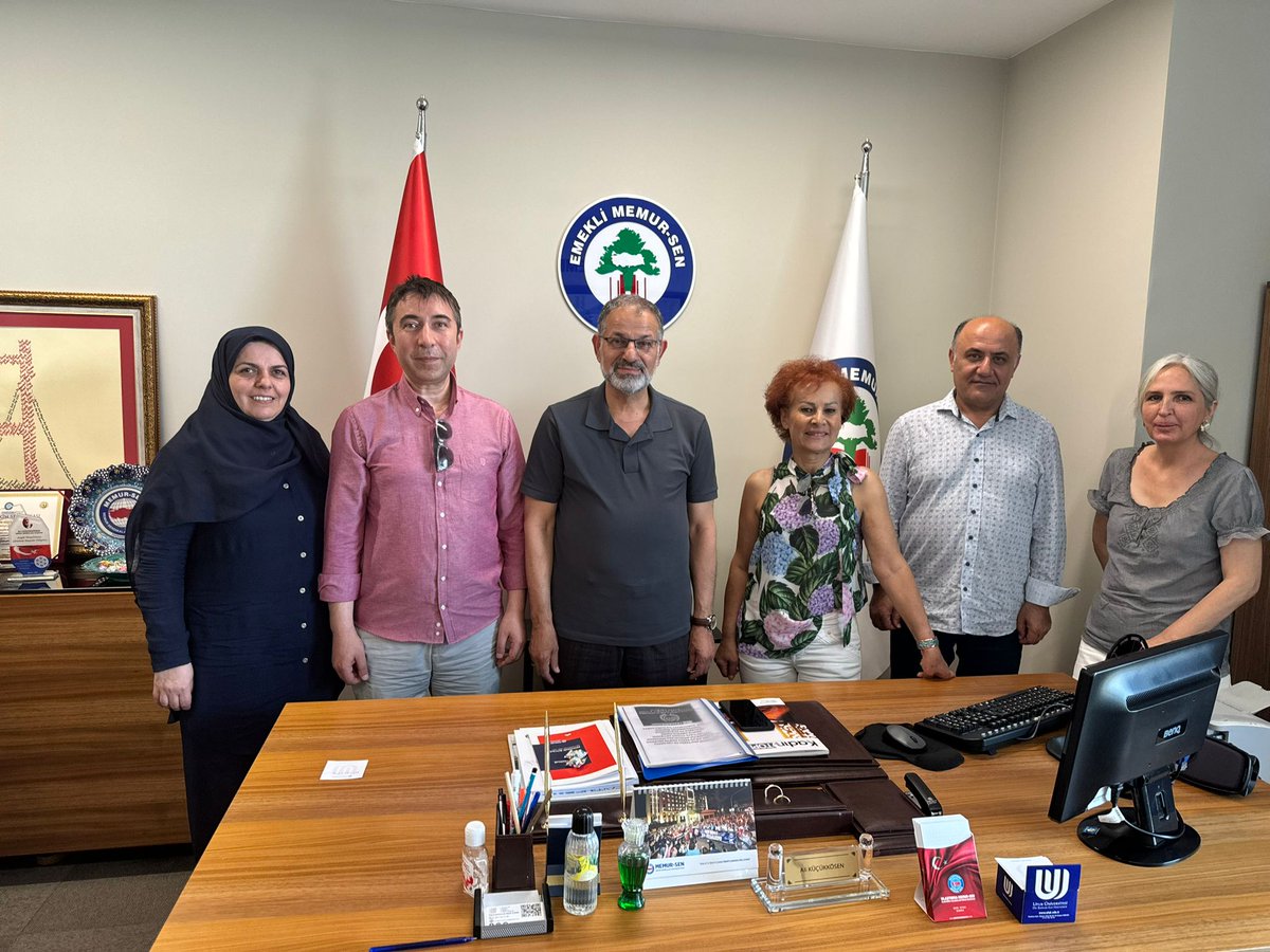 Memur emeklileri bir yıldan beri hukuksuz KHK düzenlemesi ile mağdur edildi ve halen 15 bin TL eksik aylık alıyor
Bu hukuksuzca uygulama sona erip seyyanen ilave ödeme zammı otomatik olarak aylıklarımıza yansımadan mücadeleden vazgeçmek yok 

Sera Kadıgil Vermeseydin Koruma