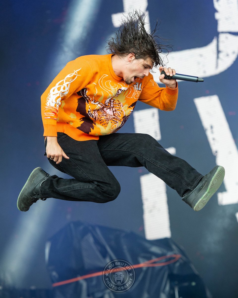 LouBrutus's tweet photo. UNTIL I WAKE! Jaali Cypher of @UntilIWake gets air onstage at @RockFestWI. Shot with @NikonUSA. #UntilIWake #Nikon #RockFest #RockFestWI #RockFest2024 https://t.co/jSjRbdj2pW
