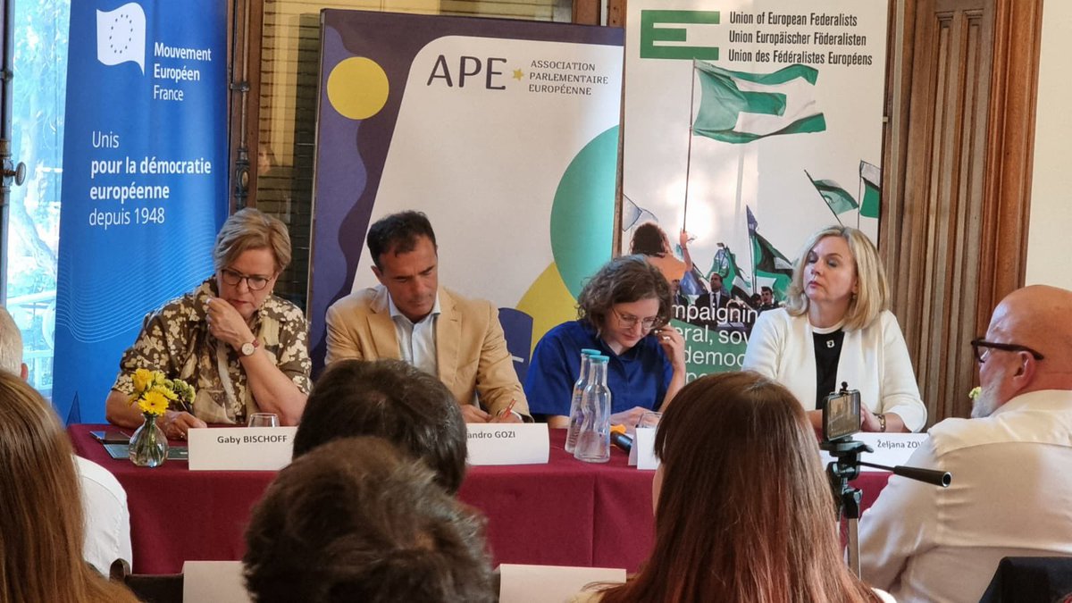 Sandro Gozi tweet media