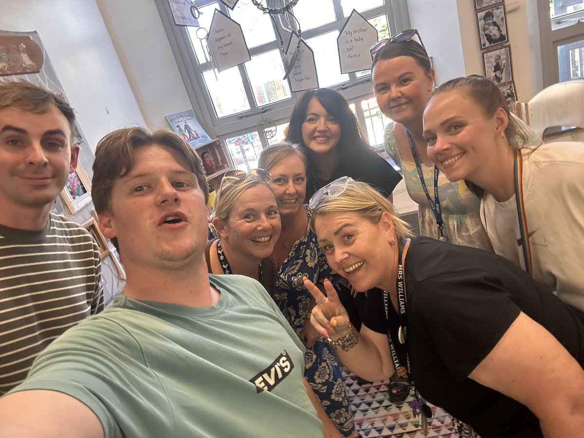 Great team effort during our scavenger hunt #SAPSHW