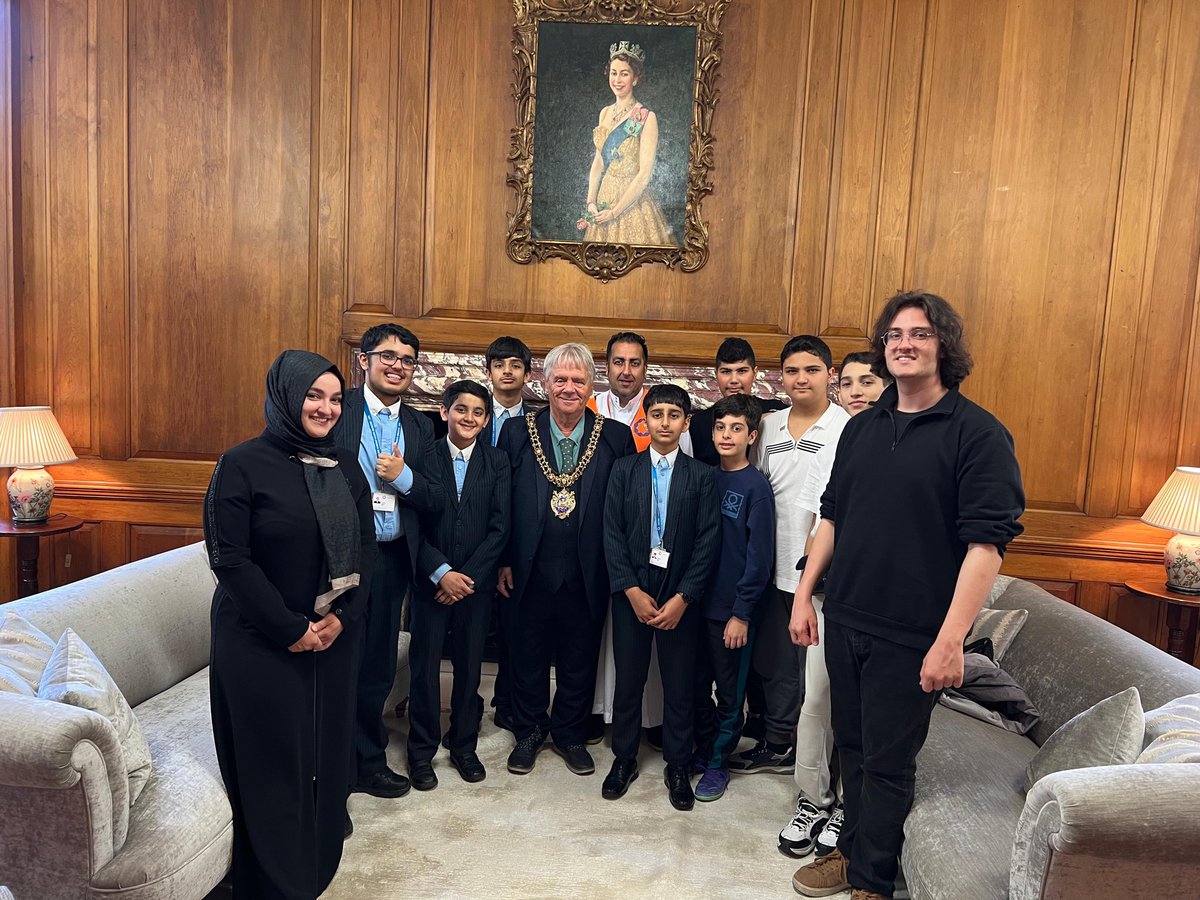 edenboysmanc's tweet photo. Our Turkish guests and Year 8 leaders meeting the Mayor of Manchester today. #wearestar https://t.co/7ckdGFizCd