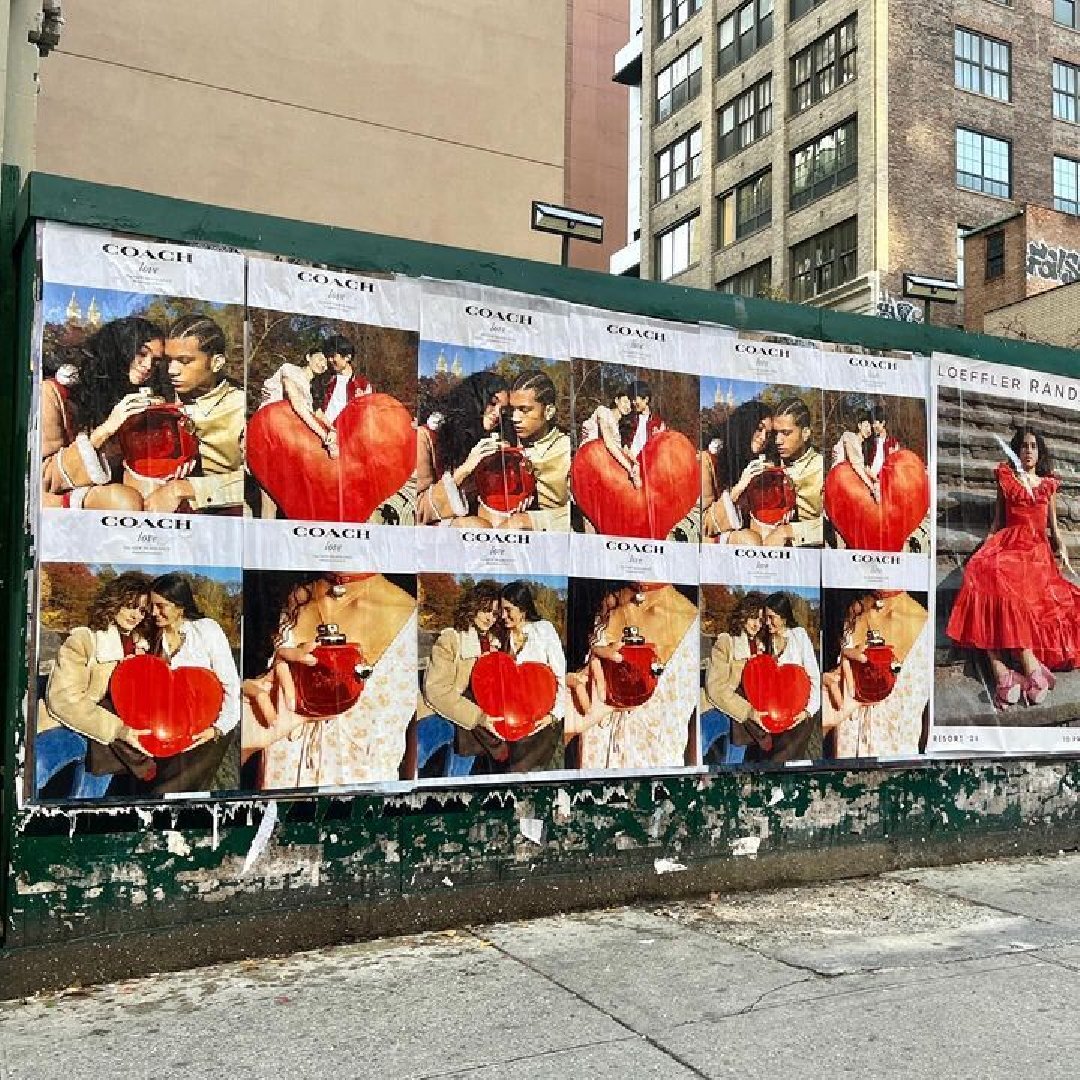 TBT to our eye catching Wild Posting campaign for Coach’s Love Eau de Parfum. A timeless fragrance deserves a timeless campaign 💖
.
.
.
.
.
.
.
.
.
.
.
#WildPosting #TBT #perfumecollection #coachbag #outdooradvertising