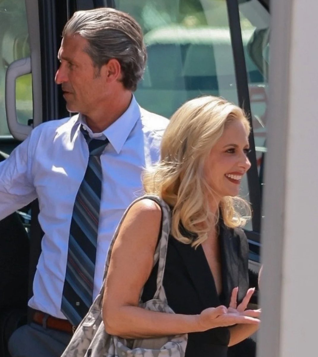 slayerxvampire's tweet photo. Sarah Michelle Gellar &amp; Patrick Dempsey spotted on the set of ‘Dexter: Original Sin’ prequel series. https://t.co/p5lSJtQvoR