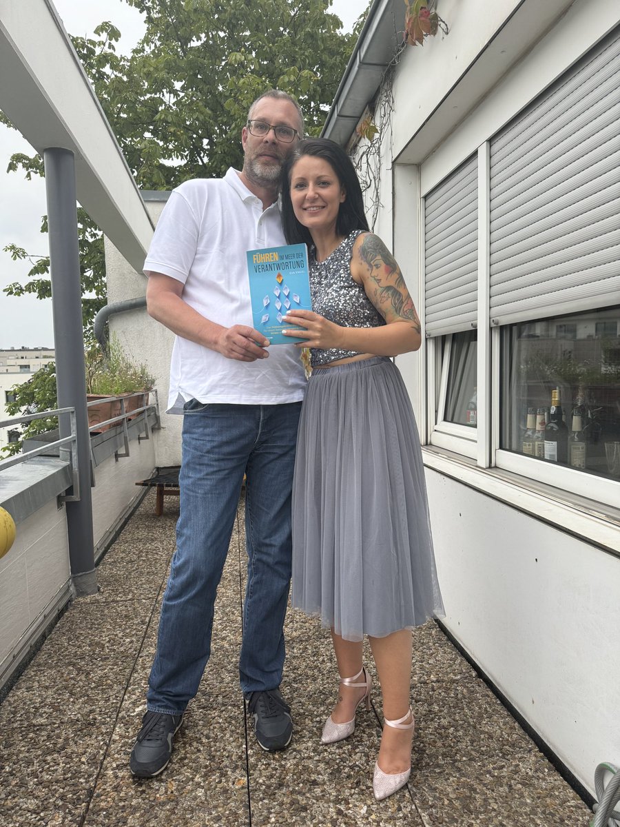 Eva Engel hat ihr erstes eigenes Buch veröffentlicht und ich durfte ein kleiner Teil davon sein. Danke dafür. 

Buch ist über folgenden Link erhältlich: 

amzn.eu/d/0hE7uF8L