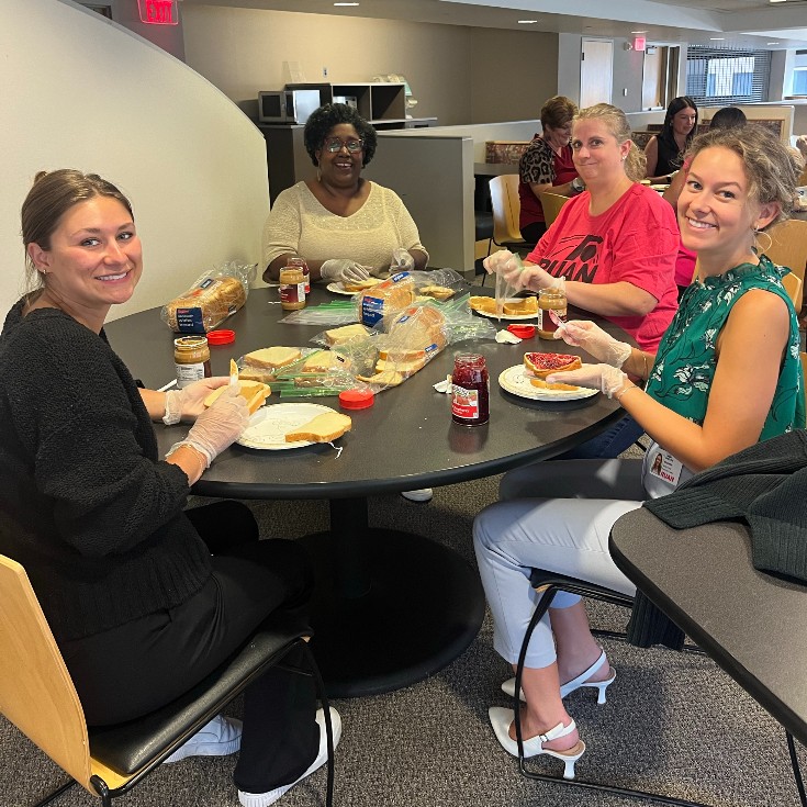 Thirty Ruan volunteers recently came together to make 300 sandwiches in support of the <a href="/DesMoinesYMCA/">YMCA of Greater Des Moines</a>'s Supportive Housing Campus, which addresses homelessness through permanent housing solutions. A big thanks to the YMCA and to those who are making a difference in the community!