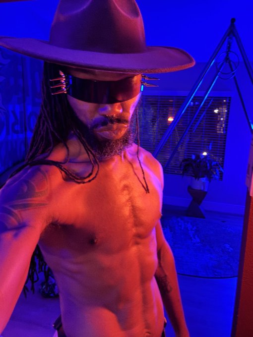 Vegas best kept secret. I&rsquo;m as good as they say I am 😈. DM me for solo booking til August 1 https://t