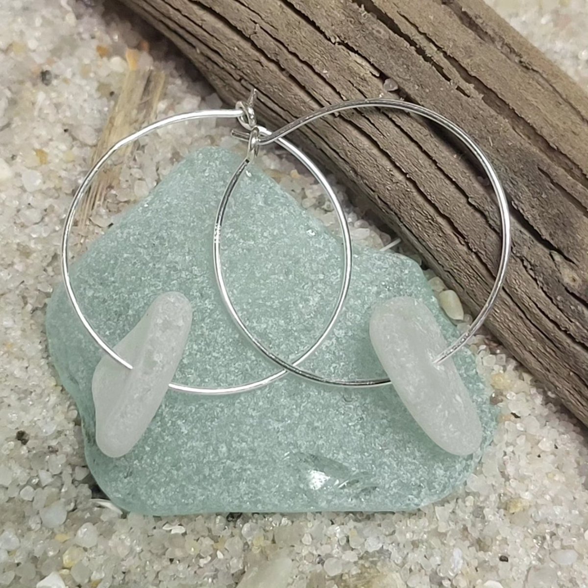 15% off sale going on now 🧜‍♀️ 

Please help spread the love of GENUINE sea glass 🌊 💜 

All handpicked off the beautiful Long Island  &amp; Hudson River
 
etsy.com/shop/riverands…