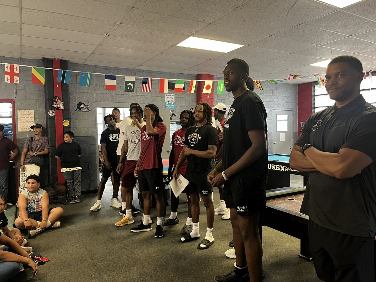 Shari Jones (@sharijj) on Twitter photo Great morning at Boys and Girls Club of Las Cruces with <a href="/NMStateMBB/">NM State MBB</a> #AggieUp #AggiePride #GreatFuturesStartHere Great morning at Boys and Girls Club of Las Cruces with <a href="/NMStateMBB/">NM State MBB</a> #AggieUp #AggiePride #GreatFuturesStartHere