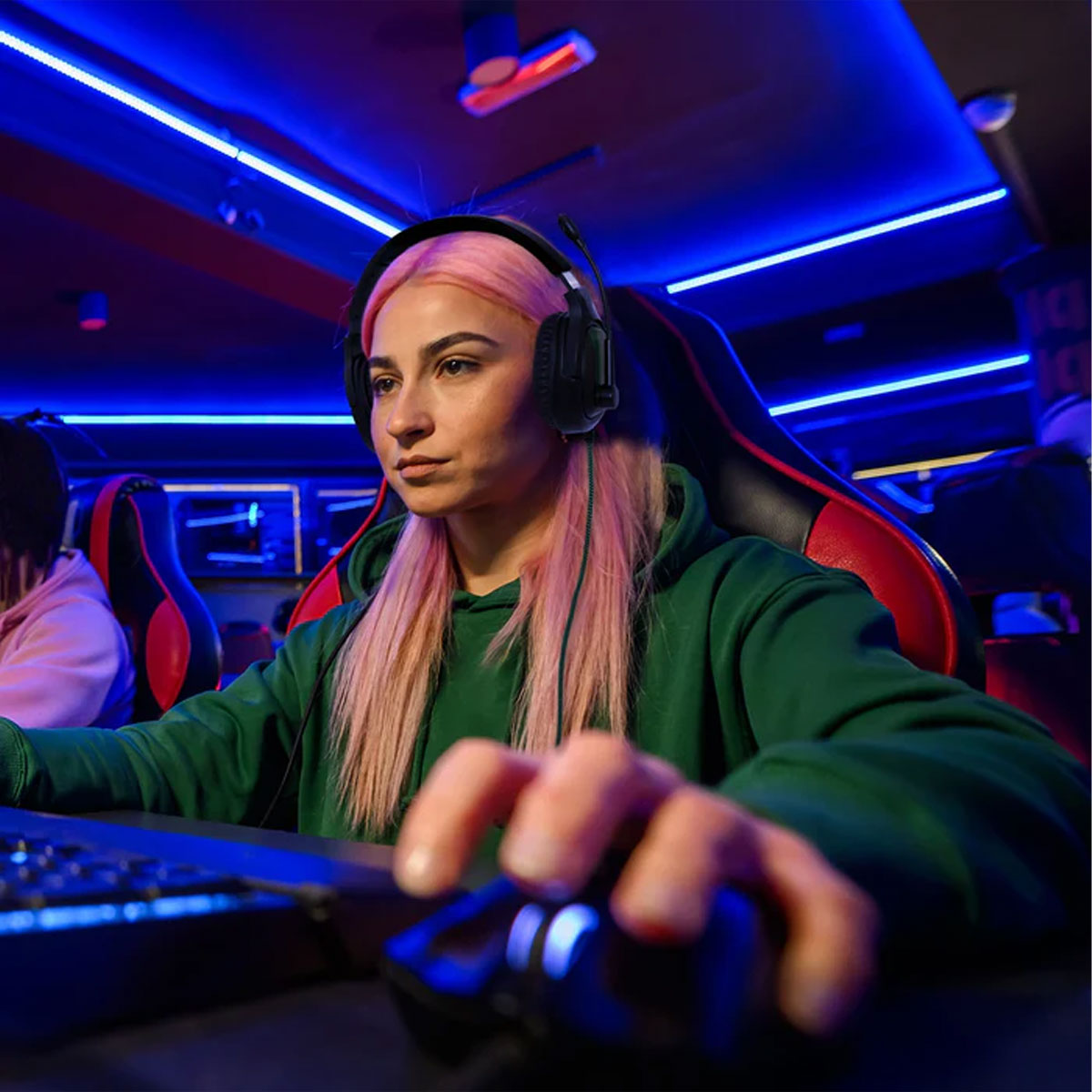 EncoreDataProd's tweet image. Meet AVIGA, the brand-new AVID Product's gaming headset! Designed for esports competitors, AVIGA ensures crystal-clear communication and immersive sound, making every gaming session a memorable one. Pre-order today!
#gaming #gamingheadsets #AVID #amplifyingyourfuture