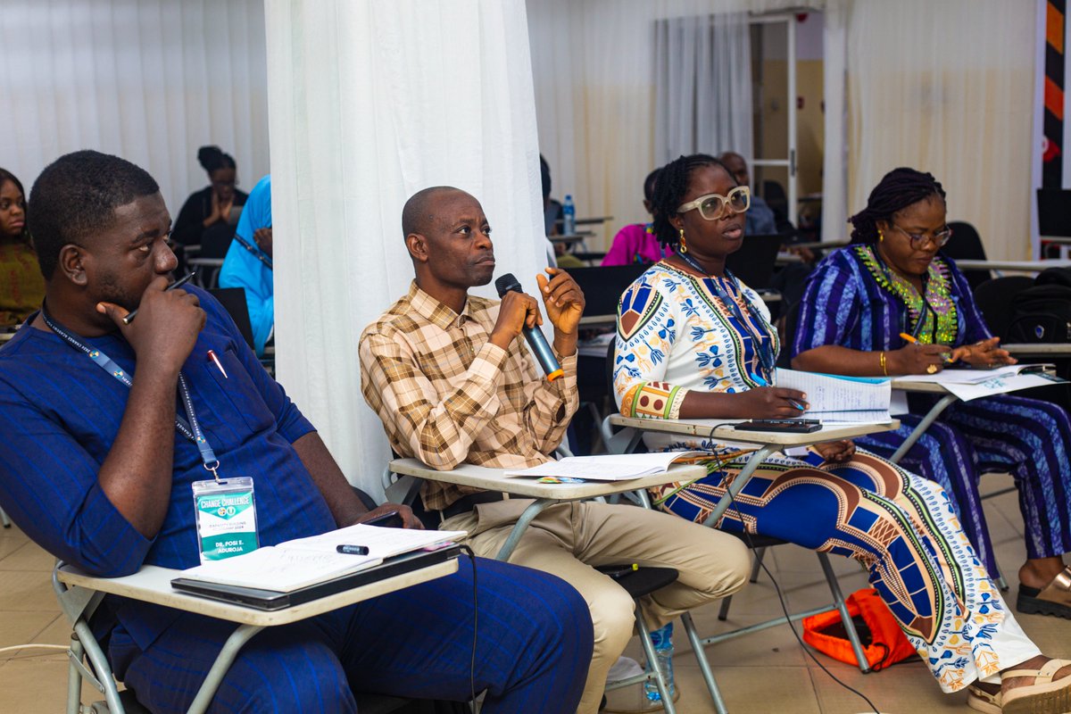 CRePHSNIMR's tweet photo. #ChangeChallenge
In preparation for the Pitch Day tomorrow, the participants had a pitch practice. Mentors &amp; Facilitators evaluated, corrected and encouraged the 5 teams. 
We await all the fantastic solutions tomorrow!
@iwelunmorj @CAirhihenbuwa @NIH @WUSTL @oliverezechi https://t.co/ntRGoBs2tO