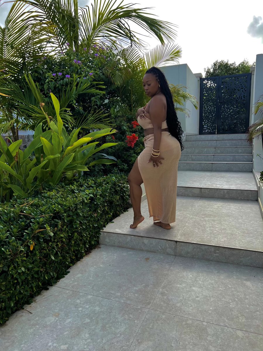 SabrinaByChoice's tweet photo. Nude are my favorite! https://t.co/kzD7ypODjA