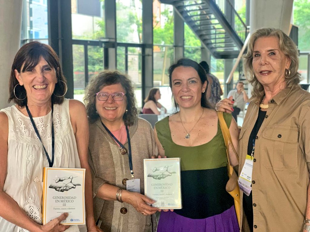 CIESCmx's tweet image. Nuestra directora, Dra. Jacqueline Butcher presentó el más reciente estudio sobre la #Generosidad en México, en la Universidad de Amberes @UAntwerpen , en el marco de la Conferencia @ISTRorg