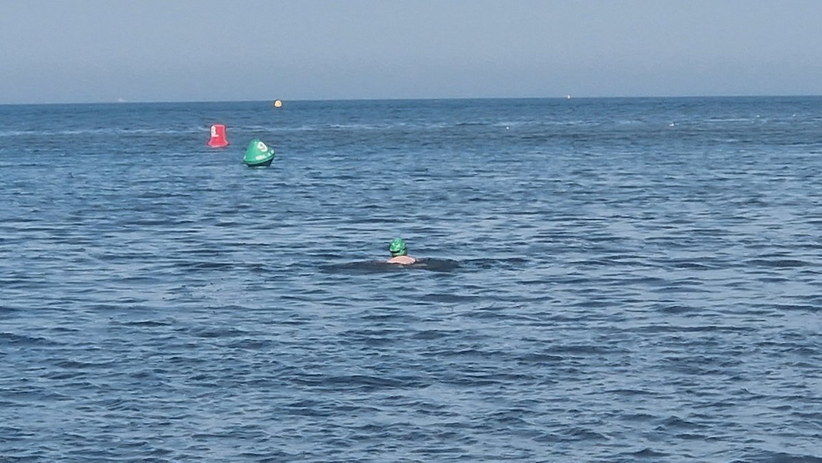 rtpiper's tweet image. 21 miles completed! The very last part in the Channel. Can you make out my @macmillancancer green swim cap in the centre of the photo?!