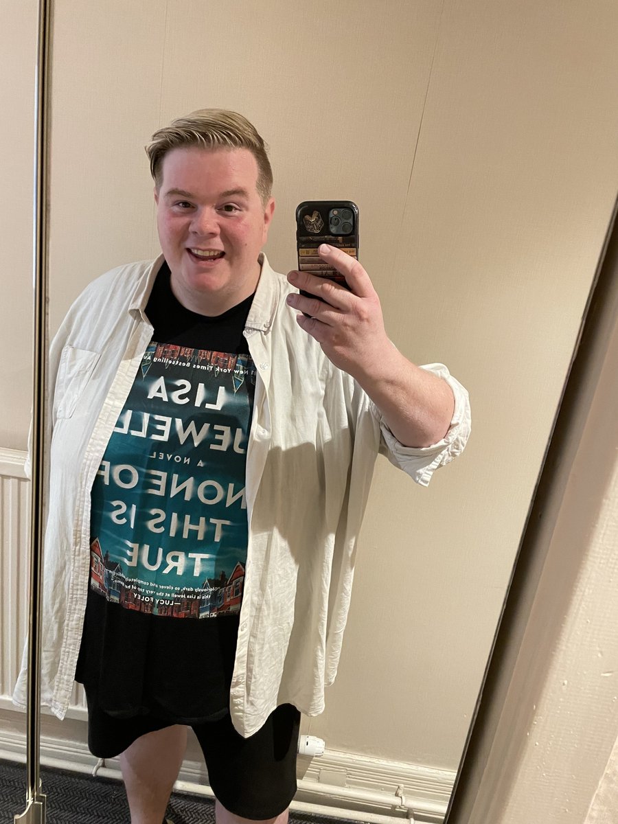 TheStuCummins's tweet photo. MADE IT!!!
My room is about 3 million degrees so about to head off to The Old Swan!
Ready for the #TheakstonsAwards 🙌
And so commences the annual #TheakstonsCrime giant thread ✌️ If you see the @lisajewelluk #NoneOfThisIsTrue T-shirt, it’s ME!!! Please say hi 🤣🤣 https://t.co/m1PX66nhTu