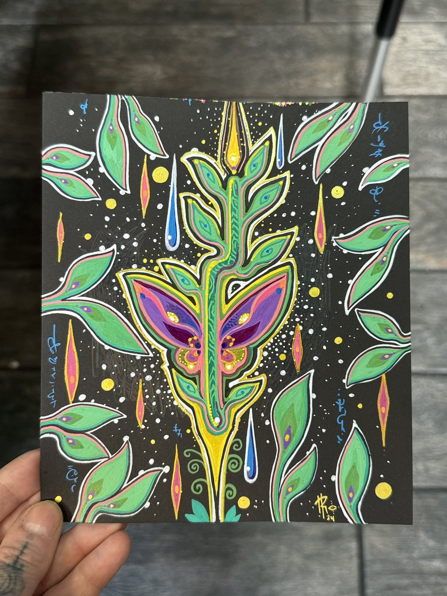 Hello, here is a quick Little plant drawing I did recently with acrylic pens 🌱