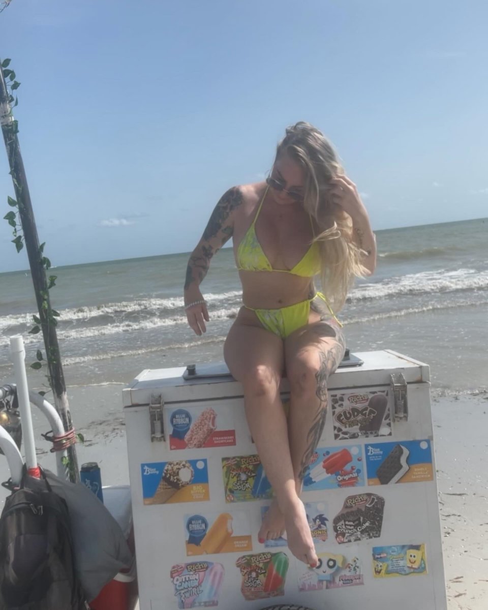 SlimThicTattedC's tweet photo. Happy Thirsty Thursday 💦💦💦 https://t.co/BVOMoEM2RB