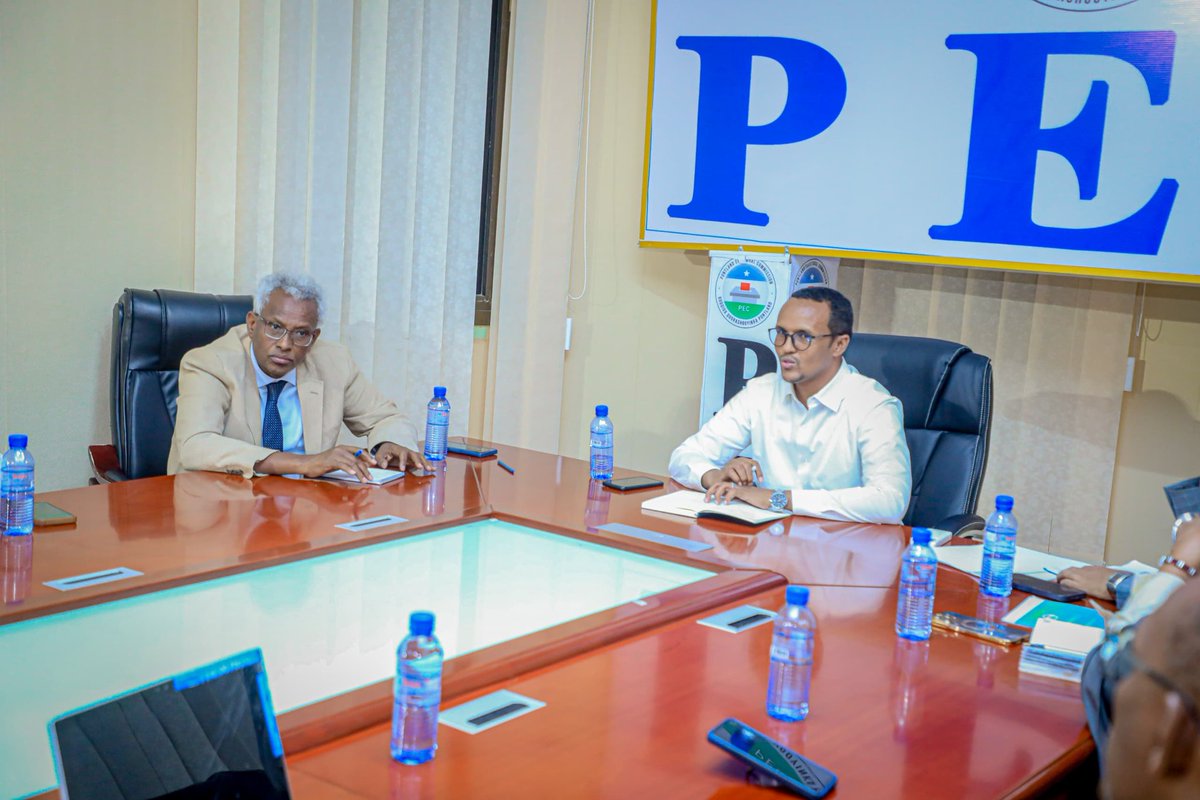 FarahJuxa's tweet photo. #MOIFAD #PEC, Pol. #Parties, #Police #Commissioner discussed today on how best Puntland can undertake credible and smooth #Municipal elections on July 23rd.
#Puntland: the other #Somalia. https://t.co/IptAyJcKdD