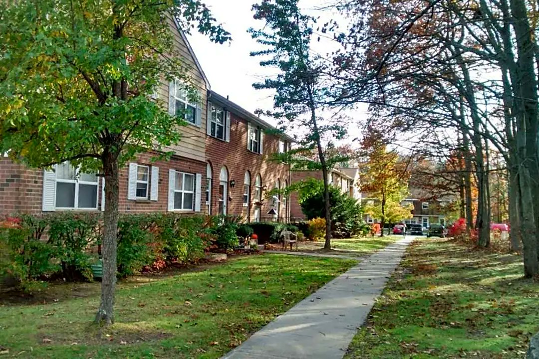 NEW GROUP UNITS NEIGHBORHOOD !!!
Neighbors at Georgetown Garden Apartments (Torrington, CT)