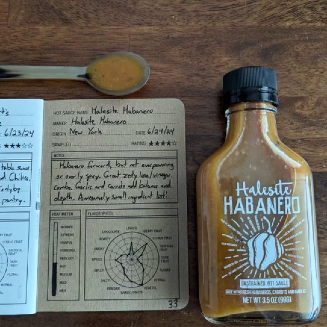 fuegobox's tweet image. Subscribe today and receive a free hot sauce tasting booklet! #fuegobox #subscriptionbox #hotsauce