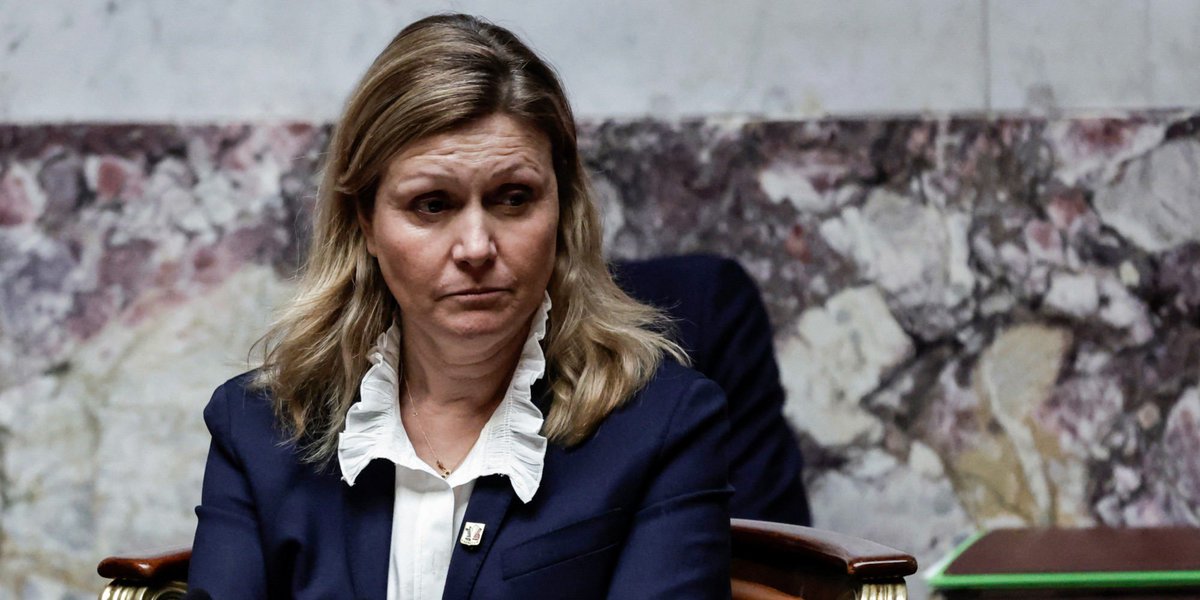 La réélection de Yaël Braun Pivet est un déni de démocratie.

Les français ont voté pour ne plus voir leurs têtes.. et voilà qu’ils reviennent par la fenêtre !

Des magouilles avec le RN, 17 ministres qui votent illégalement.
La République des pourris s’est alliée contre le NFP.