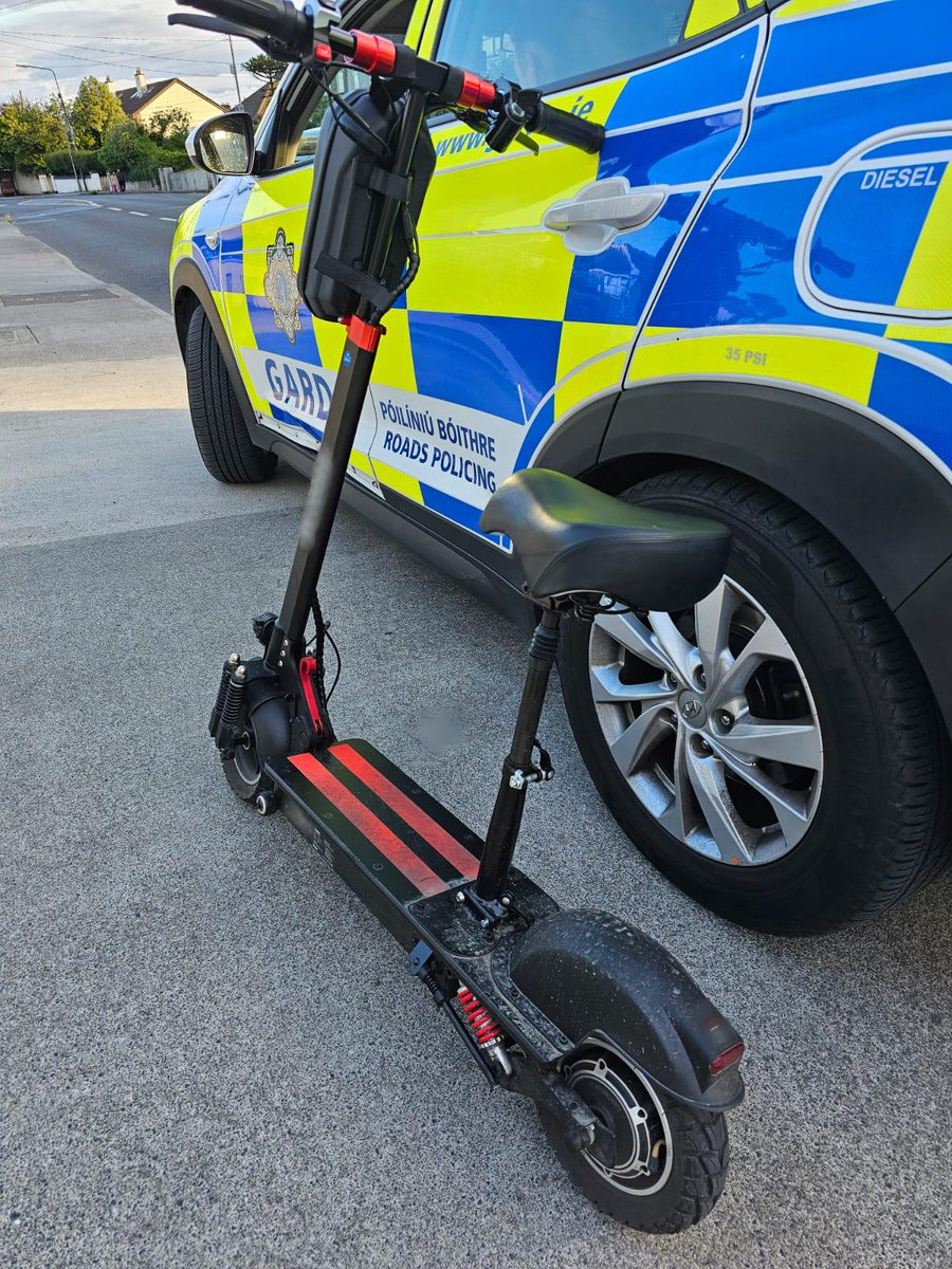 Some might think that adding this little nifty seat to an e-scooter is innovative, but it's illegal.

Gardaí in Santry have issued its rider with an on the spot fine. 

Since May there are new laws on the use of e-scooters so get up to speed: tinyurl.com/7yfdsh62

#SaferRoads