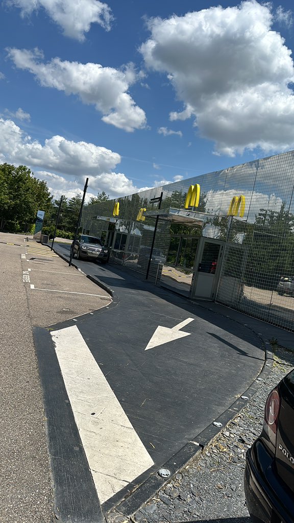ThiesK_F1's tweet photo. Vakantietijd!
Ardennen > Macon > Montpellier > Perpignan, voor het eerst alleen met de kids op pad! Twee weekjes 🥰
#EnVacance https://t.co/JlurjwQT0a