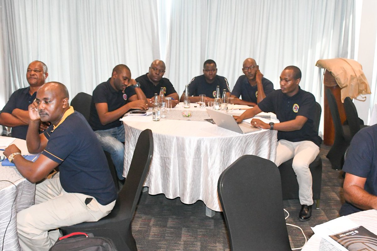 OfficialKCGS's tweet image. On Day 4 of the #OICCONFERENCE, OICs were briefed on the sustainable use of oceans for economic growth. Annual earnings from the blue economy are estimated at KES 2.4 billion, with 80% of international trade conducted via sea. DG #KCGS emphasized the importance of the