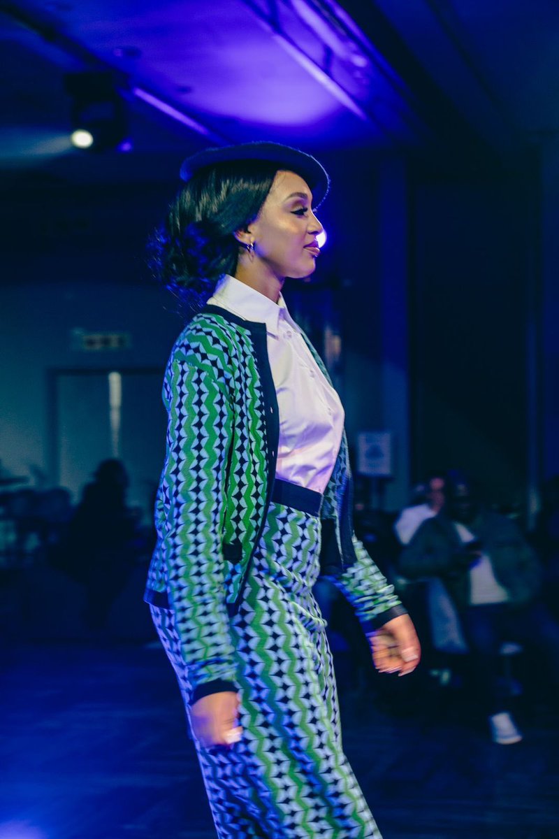 Mbasa__Kula's tweet image. Style meets finance! 😮‍💨

@Africanbank has collaborated with local designer @Khosinkosi to introduce 'Fashionable Banking' - a trendy new clothing collection! #FashionableBanking #AudacityToBelieve

Have a look  🤩🤩