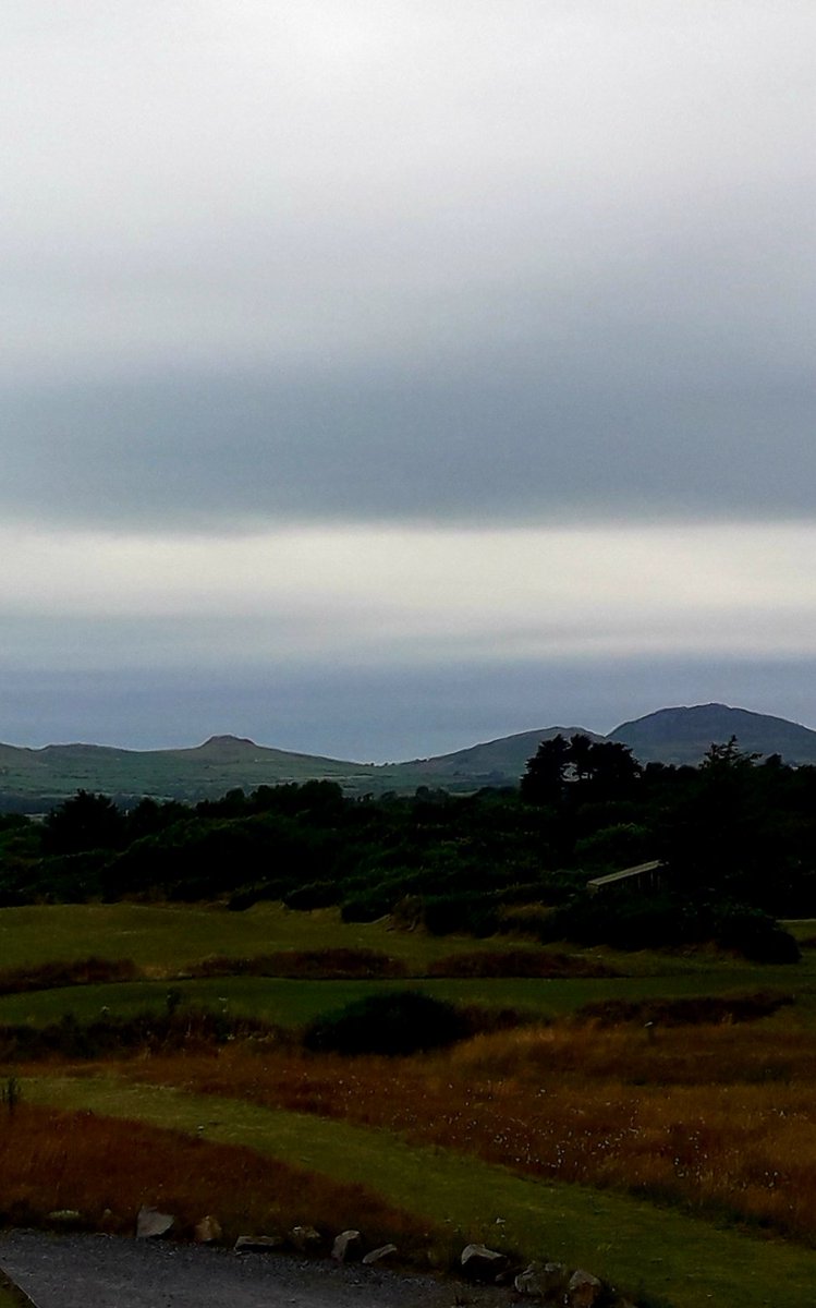 LZellas's tweet photo. #NotRothko above Mynytho, end of another weather-undecided day https://t.co/AWDErYLzf3