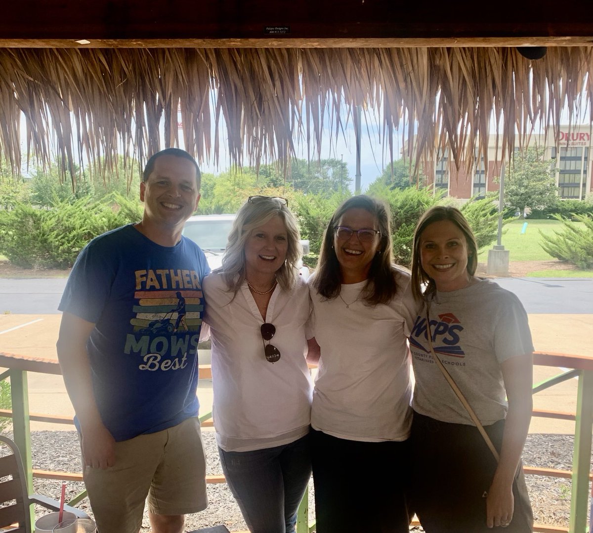 melsteph0801's tweet photo. Wowza!! When the OG ⁦@PlanoPanthers⁩ Principal and ECC run into the current Principal and ECC at lunch! Love these people!!  Always has been, always will be—Do the best for students! ⁦@benfrasier⁩ #ihirewell #Lovemyteams #onceapantheralwaysapanther #eachchild,eachday https://t.co/nKrx7rA07t