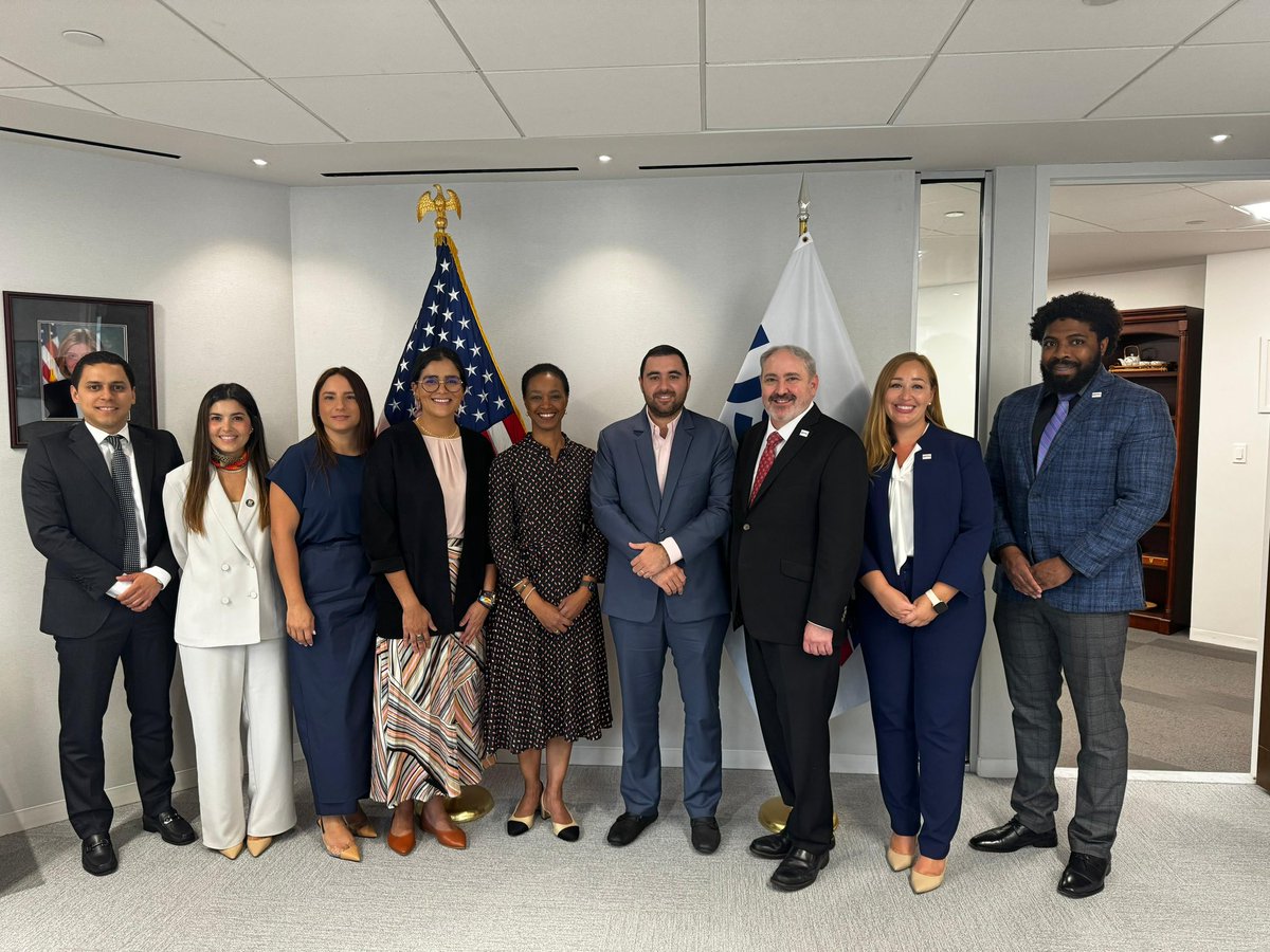 Las buenas noticias no paran: con la Agencia de Comercio y Desarrollo de EE.UU. (<a href="/USTDA/">USTDA</a>), comenzamos a trazar una hoja de ruta para la financiación de estudios y diseños de proyectos de energías renovables para el sector logístico del departamento.

Un aliado clave en nuestros