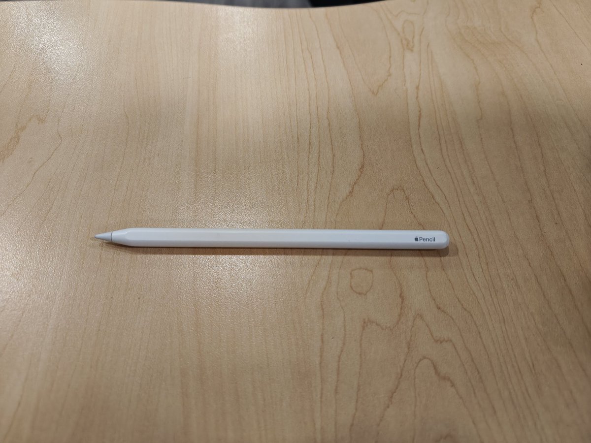 oscar_pach's tweet photo. Hola, buenas tardes !
Estoy vendiendo mi iPad 6 mini de 64gb, incluye su funda y el pencil, cuento con su caja y cable de carga.
@En_laDelValle @_Narvarte https://t.co/cW3GbWrBqF