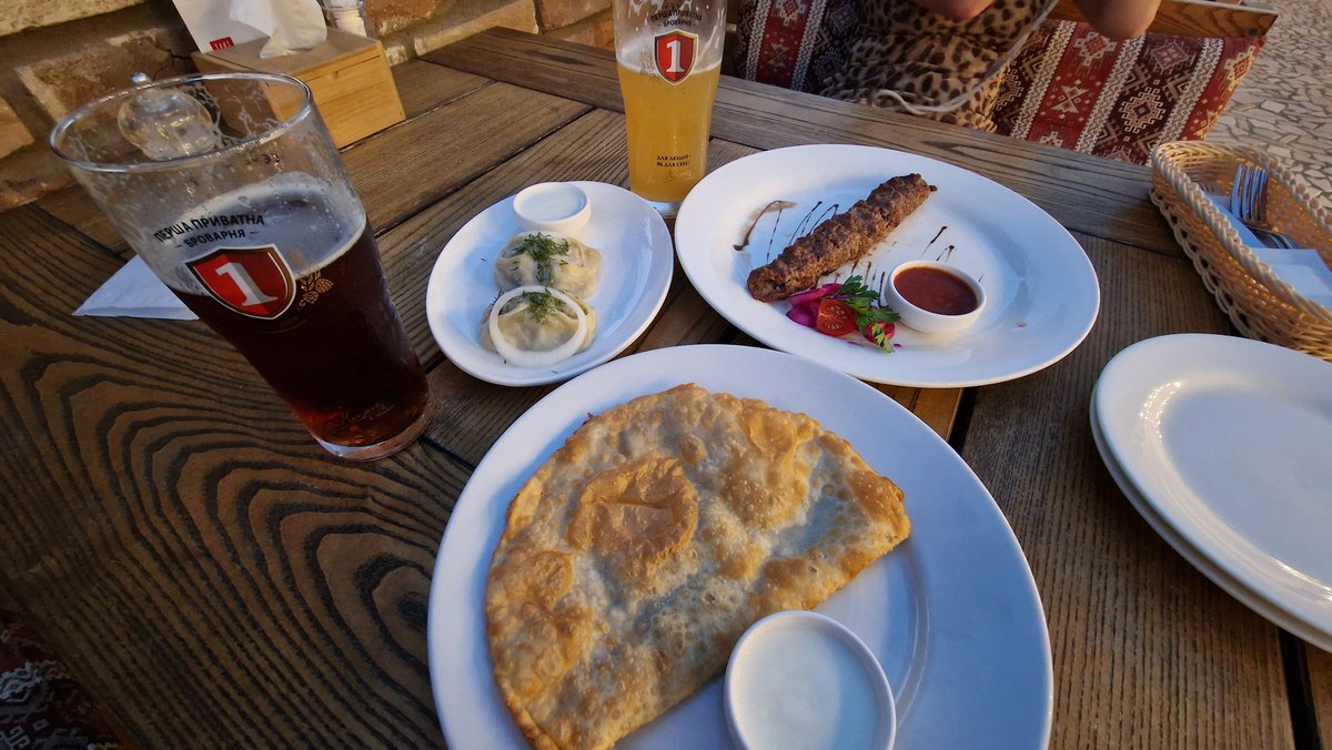 andrii_soloviov's tweet photo. 🔥⚡This is the #SummerInUkraine and #BeautifulOdesa
🔥⚡これが #ウクライナの夏 と #美しいオデッサ です
Cafe Crimea. Crimean Tatar cuisine.
カフェクリミア。 クリミア・タタール料理。
20:30 It is impossible to sit down at the table.
20:30 テーブルに座ることは不可能です。
There is no reservation by phone.
電話での予約はございません。
As you can see in the photo, the cafe is incredibly popular.
写真を見ても分かる通り、このカフェはものすごく人気があります。
When you will be on Odesa, visit this place.
You will be pleasantly surprised.
オデッサに来たら、ぜひこの場所を訪れてください。きっと嬉しい驚きを感じるでしょう。
Bill for two, including beer and dessert $20.50.
ビールとデザートを含めて2人分の料金は20.50ドルです。
https://t.co/IKEgOTipri
✊🇺🇦😘❤️🔥🫶
