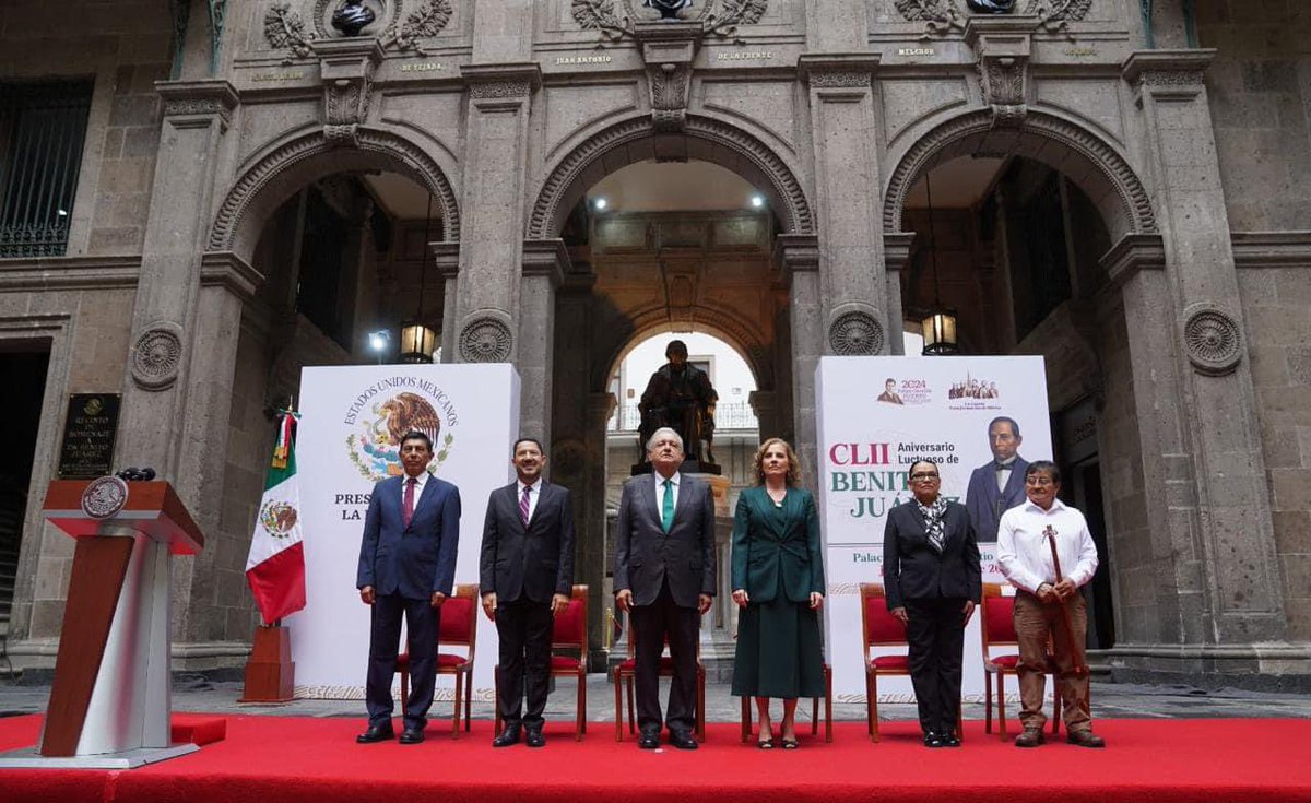 DEELAYUUK's tweet photo. A 152 años de su fallecimiento, el Presidente Benito Juárez sigue gobernando con su ejemplo. 

Para honrar su memoria, el @GobiernoMX construye el “Camino de Benito Juárez” que es el sendero que recorrió el 17 de diciembre de 1818 para ir de Guelatao a la ciudad de Oaxaca en busca de su hermana Josefa, y de ahí su recorrido por toda la República.