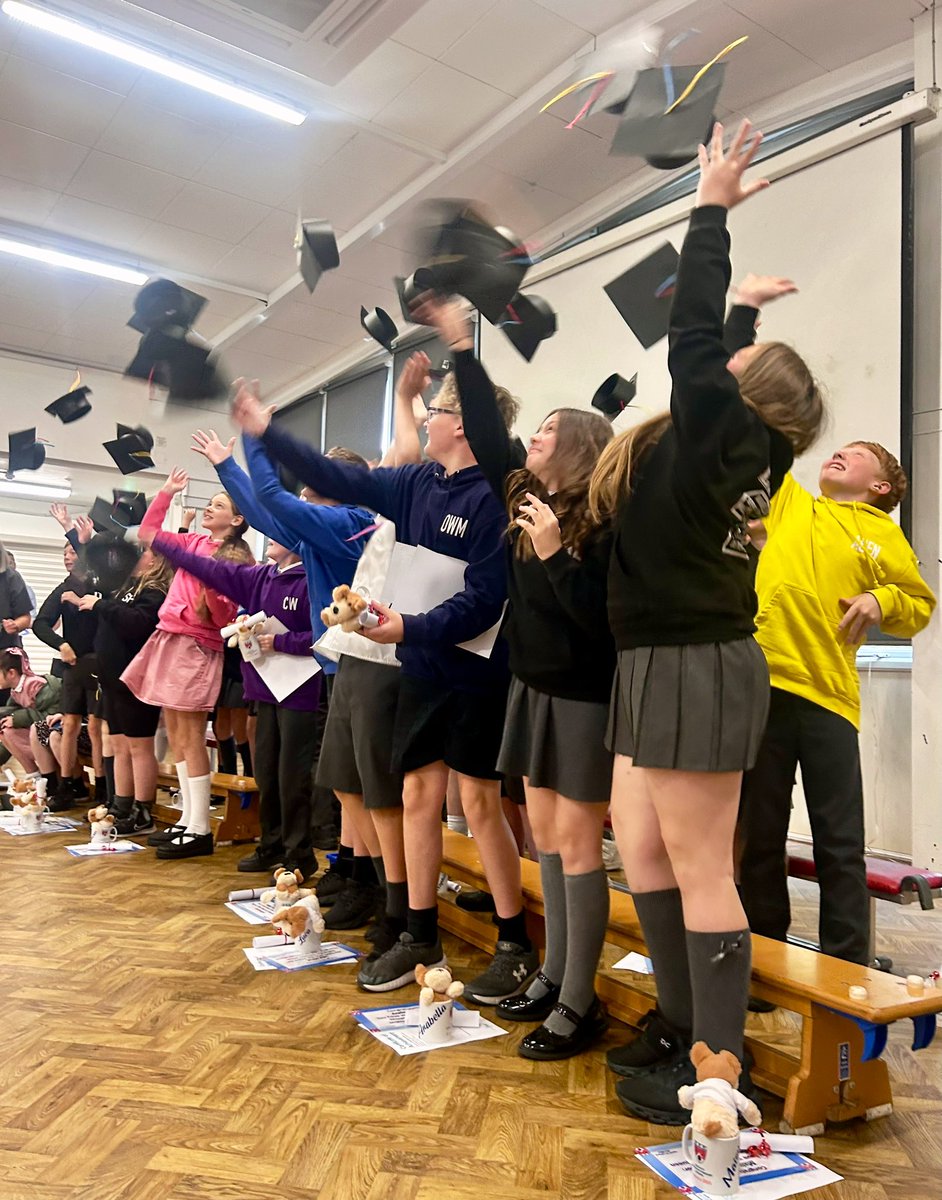 What a lovely way to say goodbye and good luck to all our lovely Year 6 children. Well done <a href="/Y6Redgate/">Miss Gillies</a> on your Redgate graduation, you are all stars, go out there and shine! 🙌🏻🌟 ✨