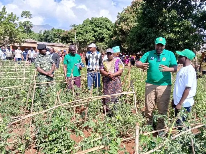 MwNewsAgency's tweet photo. Minister of Agriculture Sam Kawale has  launched the 2024 National catchment conservation management campaign which aims at enhancing various interventions that promotes sustainable agriculture.

https://t.co/8jrwapjVNN https://t.co/IwNn7VdXJ0
